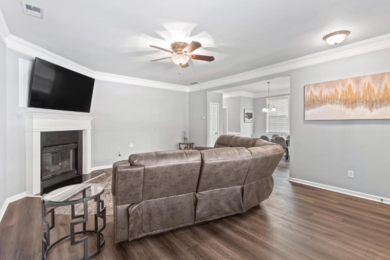 Willa Calming Grey Townhouse With Jacuzzi Bathtub Atlanta Zewnętrze zdjęcie