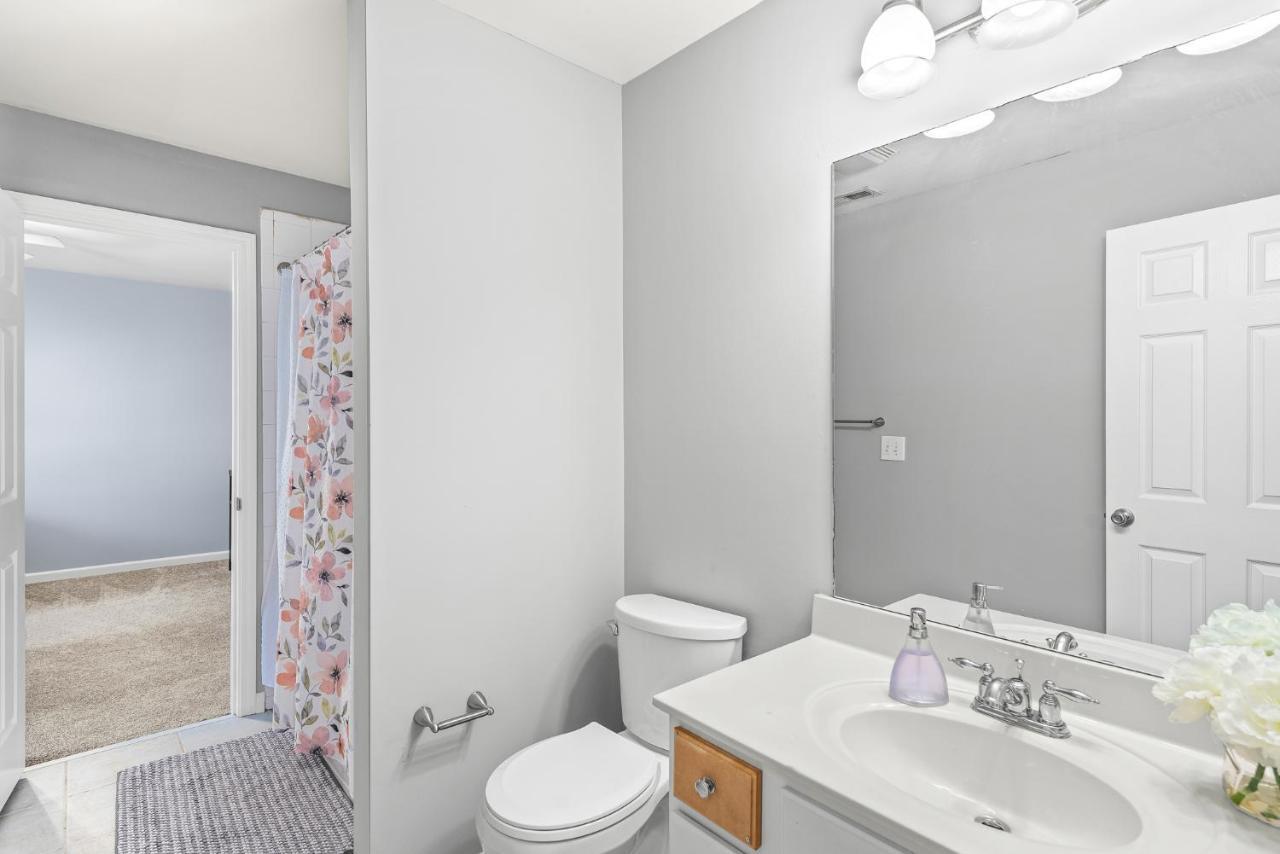 Willa Calming Grey Townhouse With Jacuzzi Bathtub Atlanta Zewnętrze zdjęcie